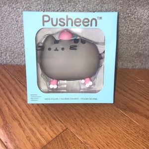 Roller skating Pusheen Vinyl Figurine